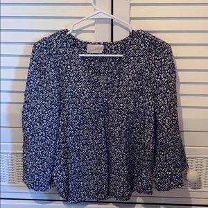 Black/white floral top